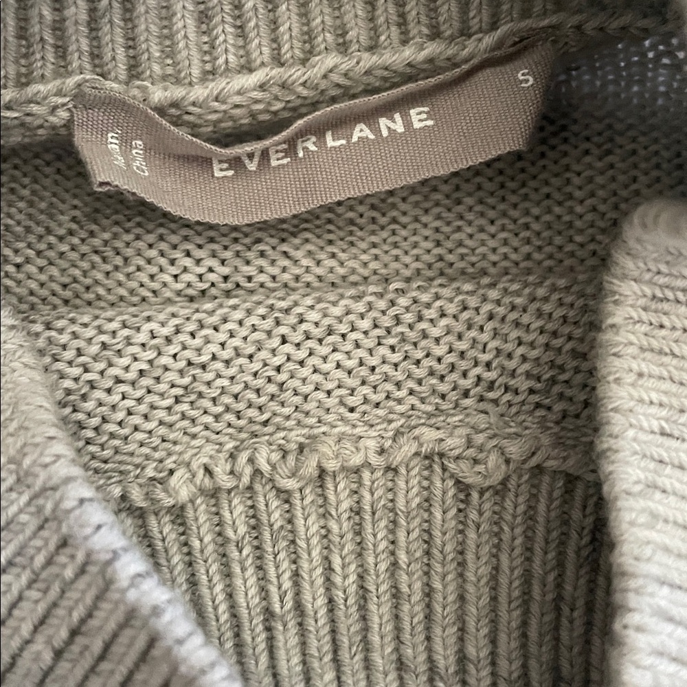 EVERLANE Light Gray Mockneck Sweater - Picture 2 of 3